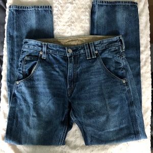 EUC- Levi’s Jeans 514 Size 33W, 32L